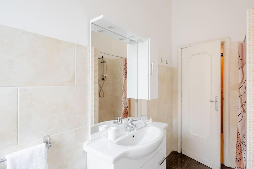Dolcevita San Lorenzo Luxury Рим Екстер'єр фото